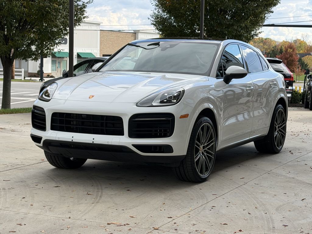 Used 2022 Porsche Cayenne Coupe image 9