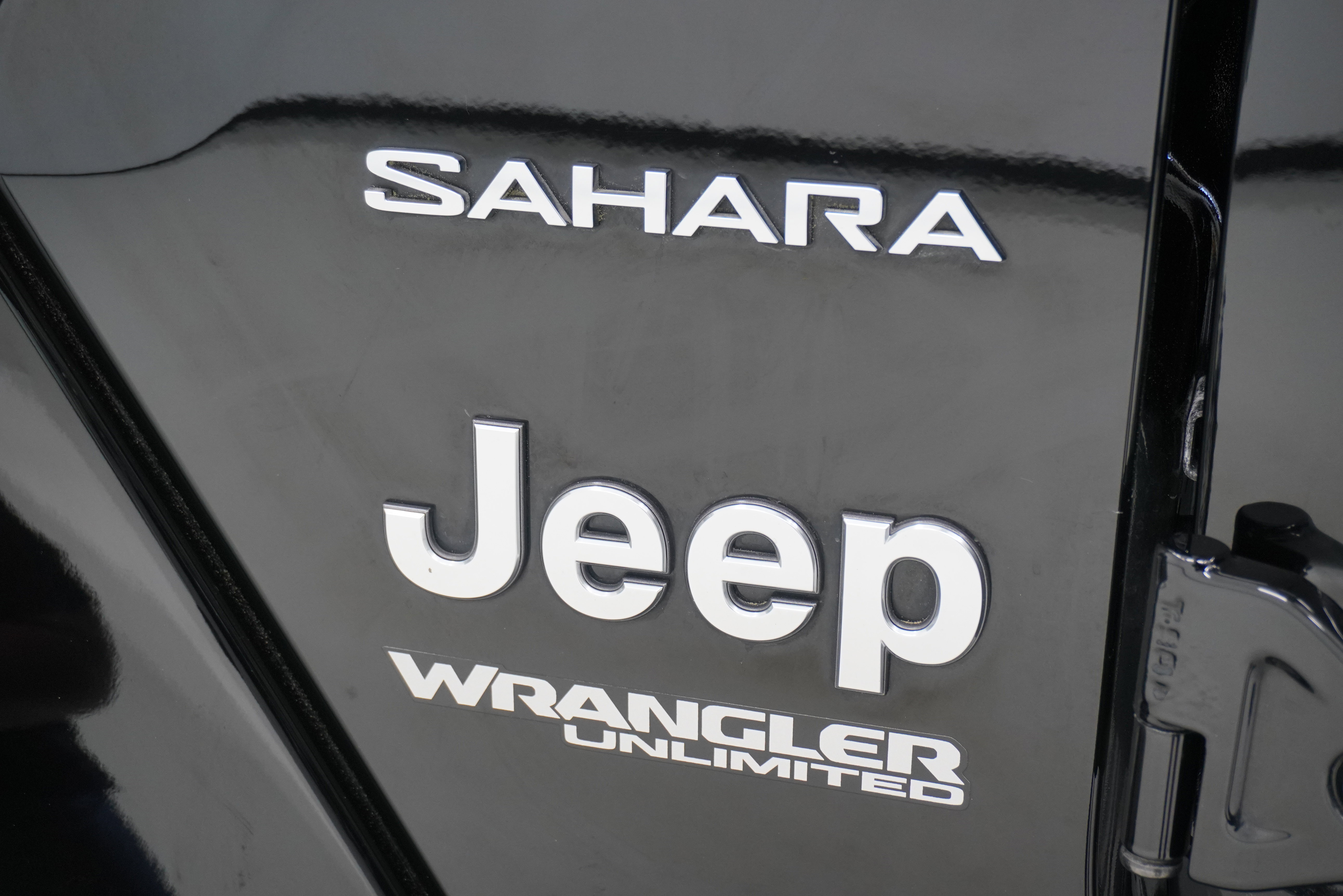 Used 2019 Jeep Wrangler Unlimited Sahara image 8
