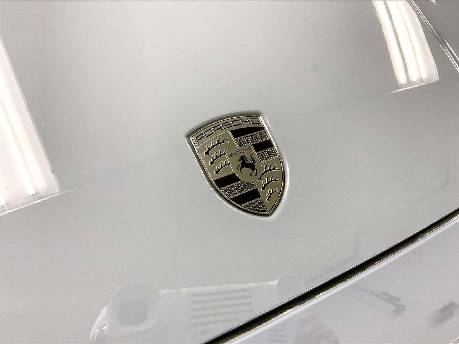 Certified 2025 Porsche Cayenne Turbo AWD/4WD image 34