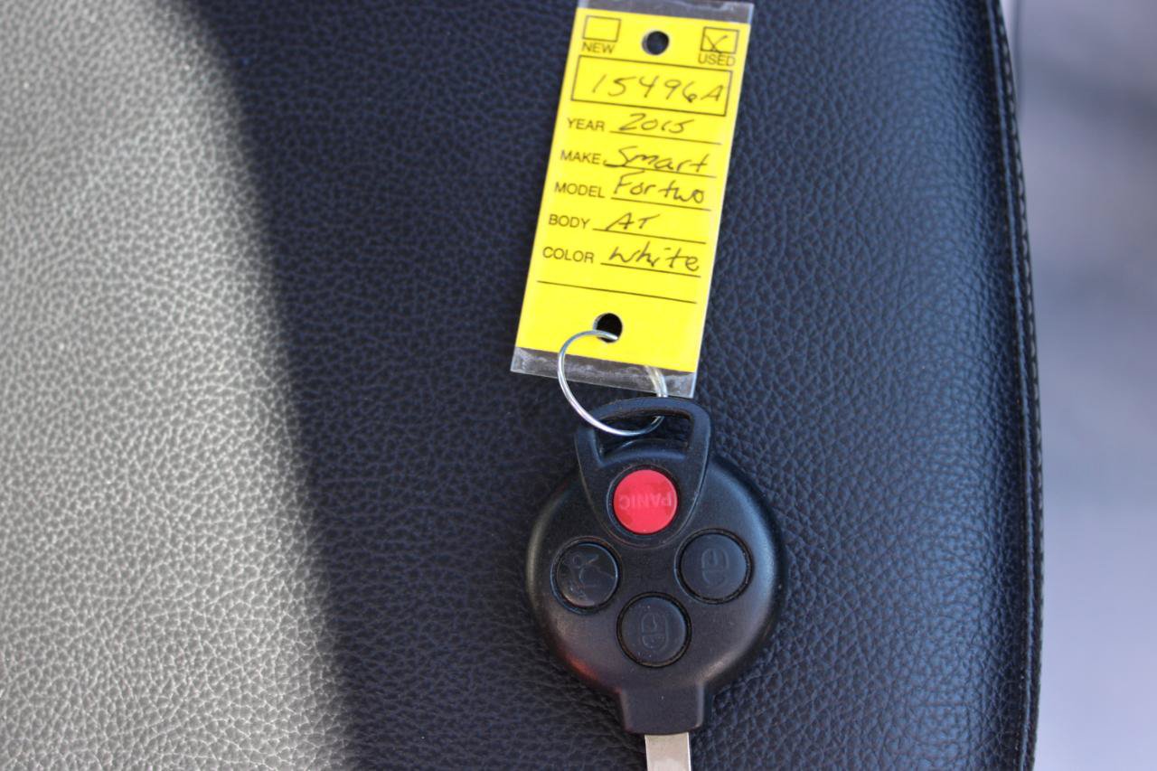 Used 2015 smart fortwo passion RWD image 31