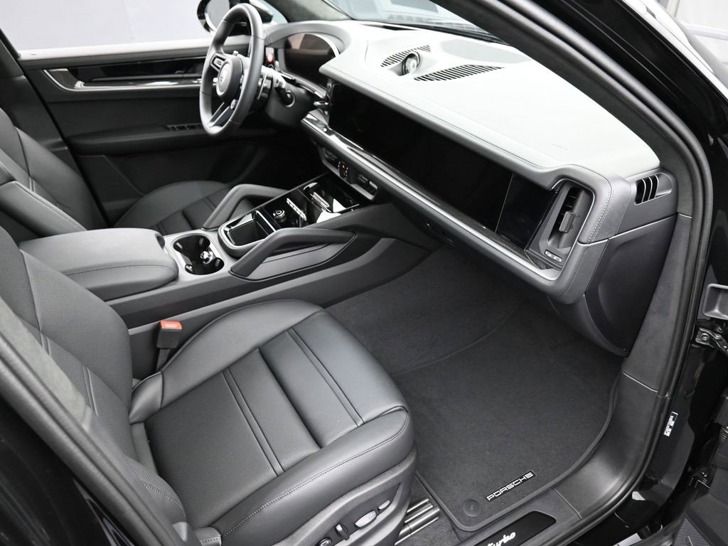 New 2026 Porsche Cayenne Turbo image 33