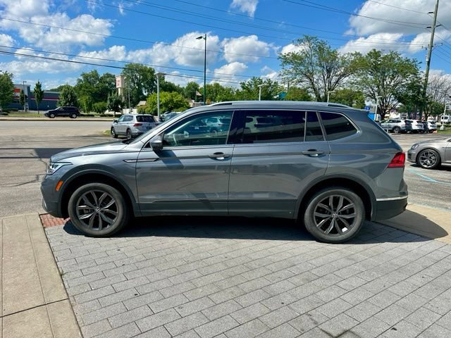 Used 2024 Volkswagen Tiguan SE AWD/4WD image 4