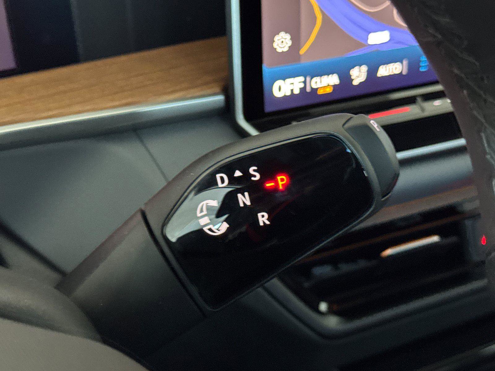 New 2026 Volkswagen Tiguan SEL R-Line AWD/4WD image 21