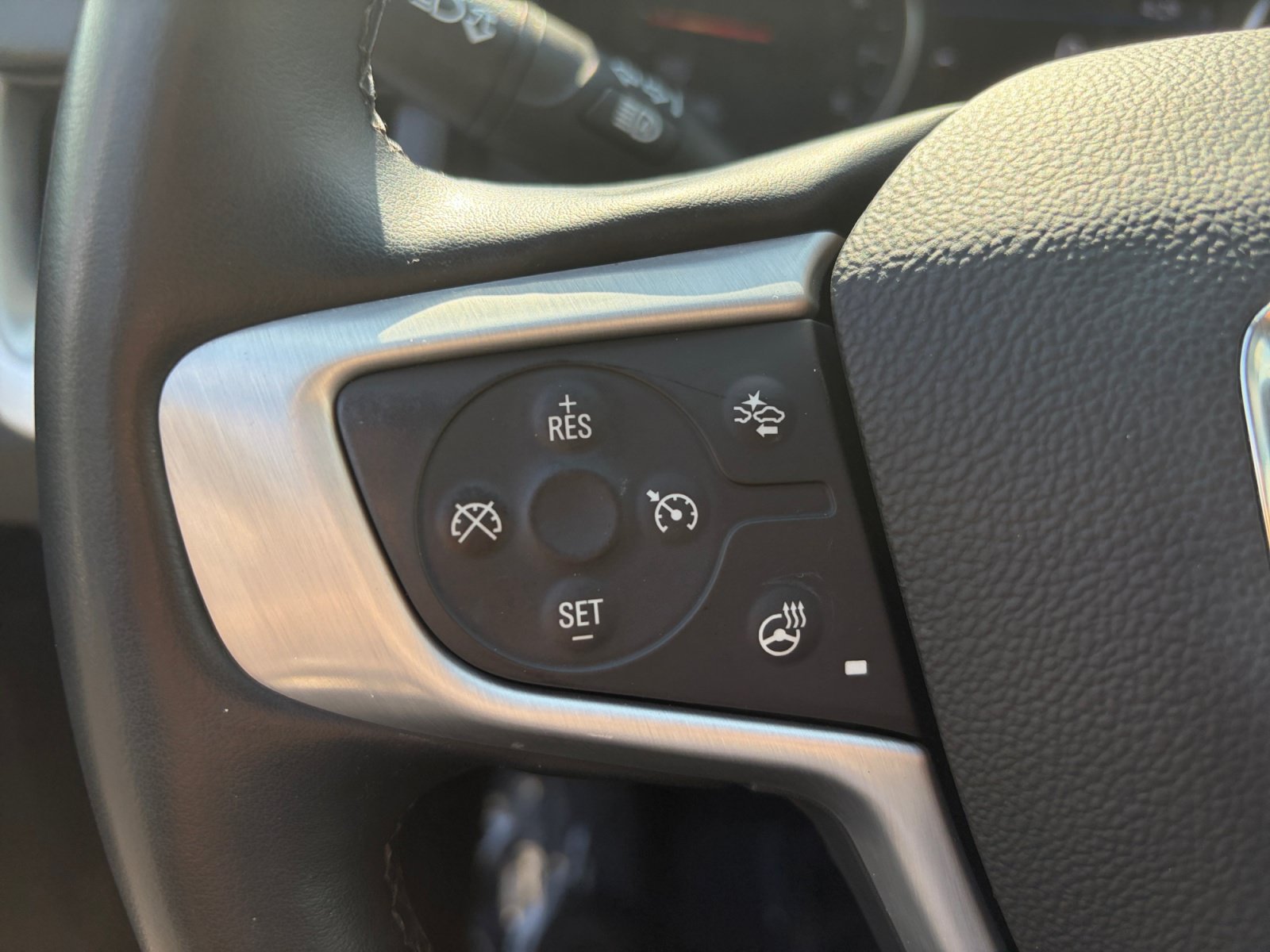 Used 2024 GMC Terrain SLT AWD/4WD image 32