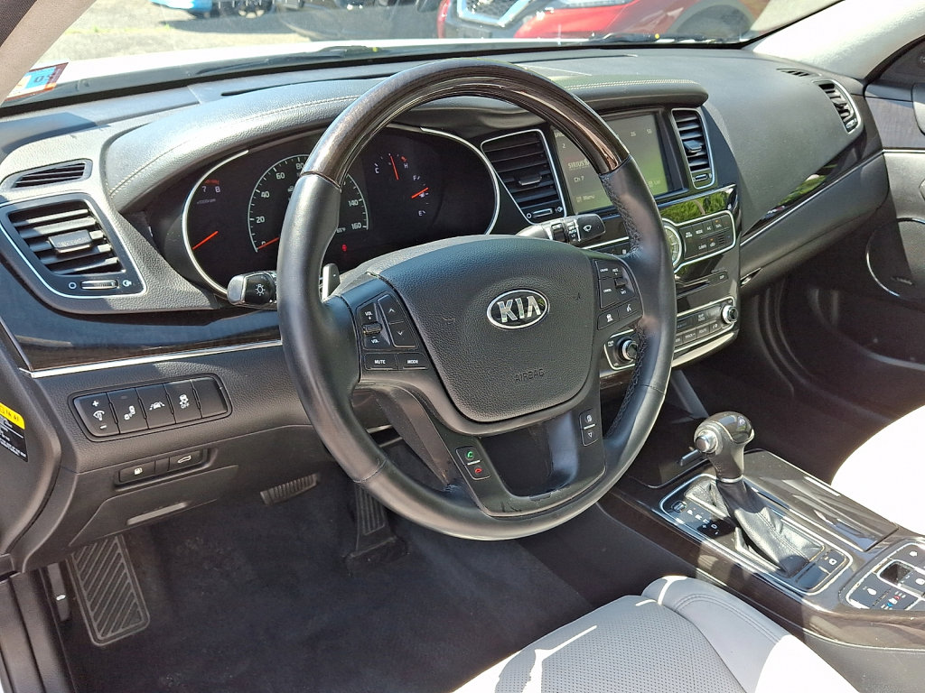 Used 2016 Kia Cadenza Limited FWD image 23