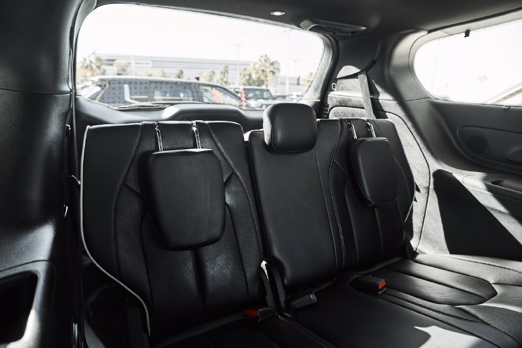 Used 2025 Chrysler Pacifica Limited FWD image 23