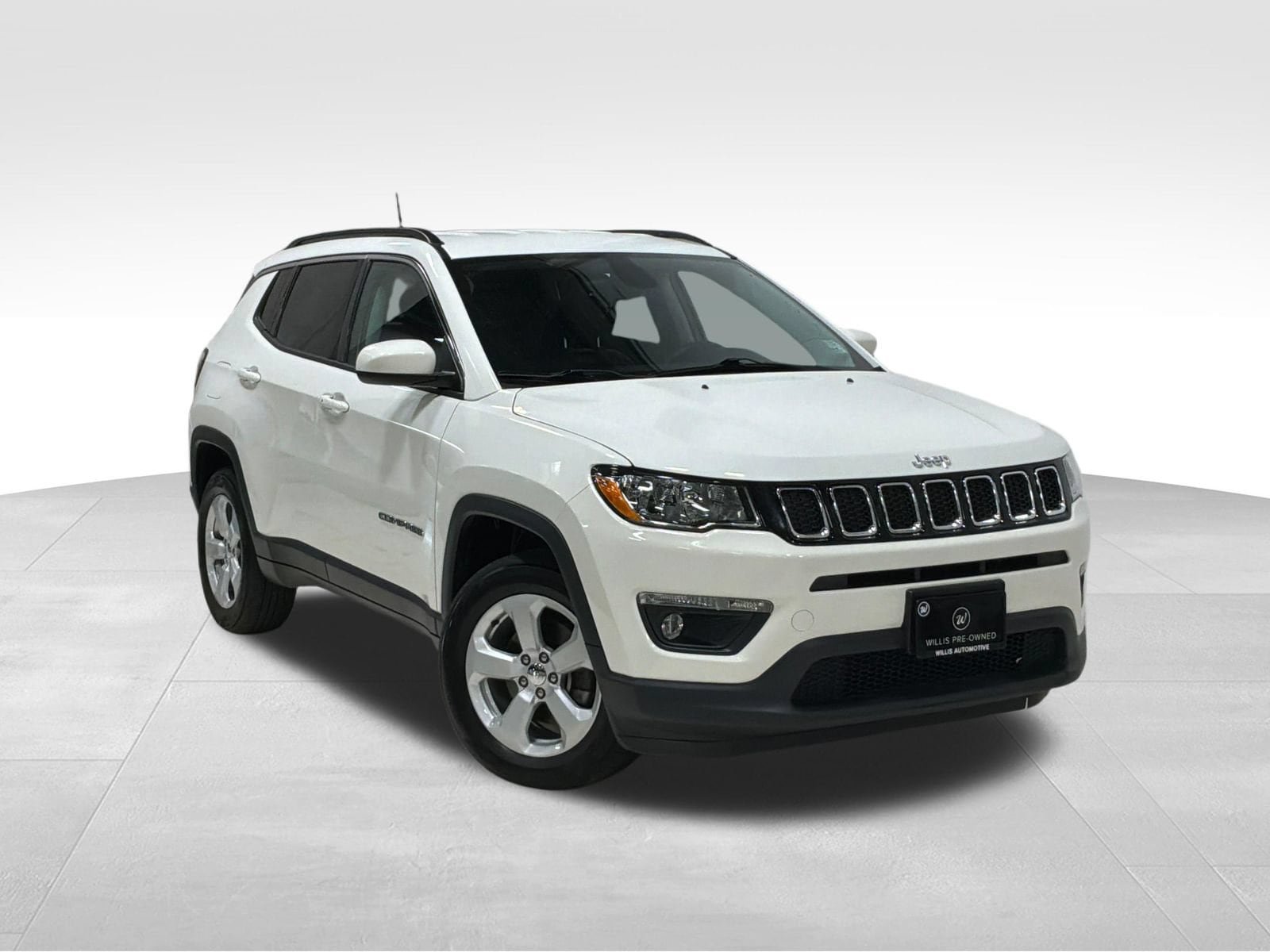 Used 2018 Jeep Compass Latitude w/ Popular Equipment Group AWD/4WD image 1