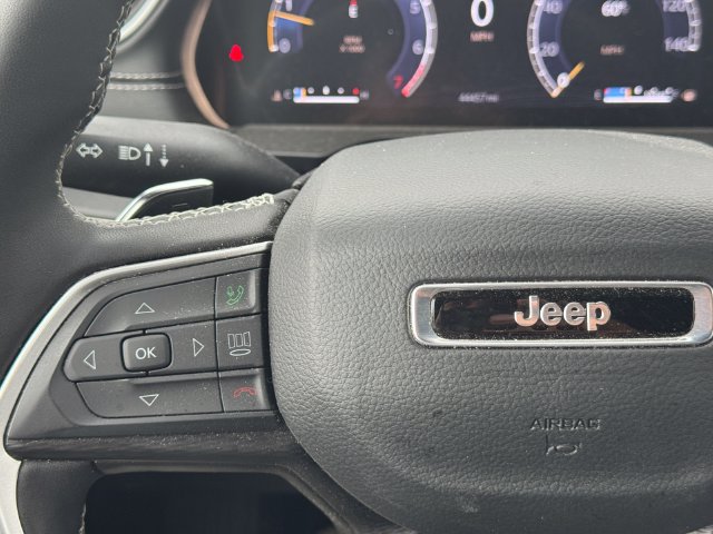 Certified 2025 Jeep Grand Cherokee Altitude AWD/4WD image 25