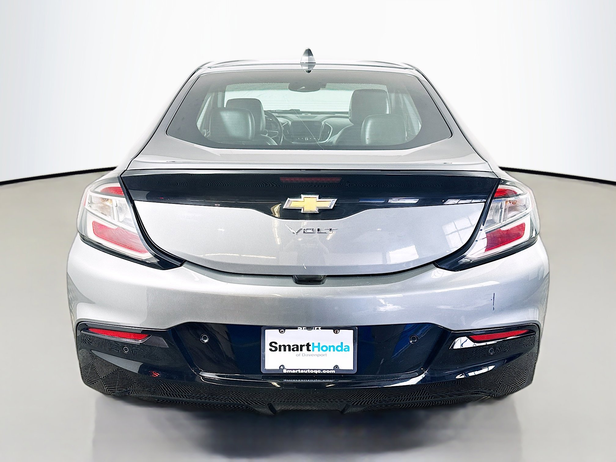 Used 2016 Chevrolet Volt Premier w/ Driver Confidence Package FWD image 6