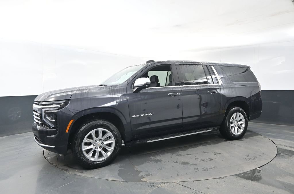 Used 2025 Chevrolet Suburban Premier image 2