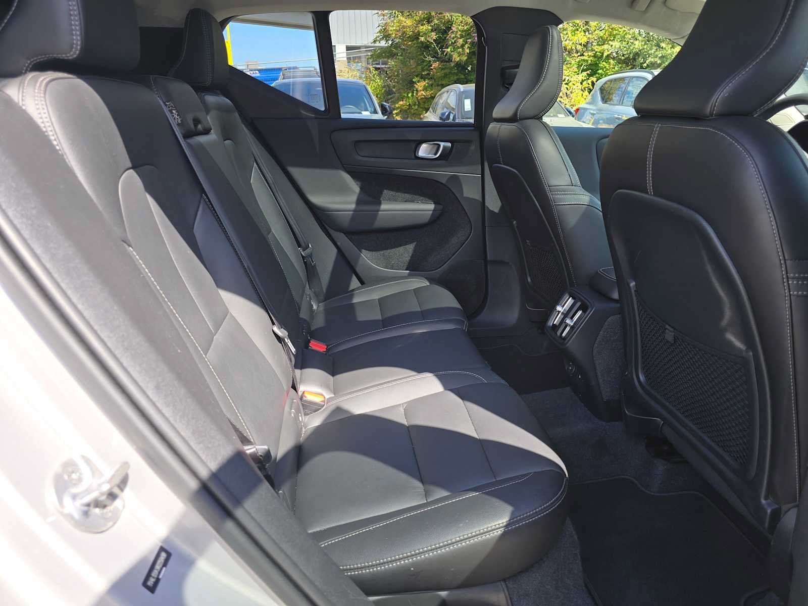 Certified 2024 Volvo XC40 B5 Core w/ Climate Package AWD/4WD image 14