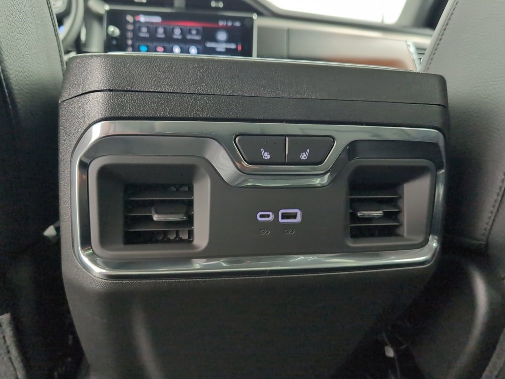 New 2025 GMC Sierra 2500 Denali w/ Denali Reserve Package image 28