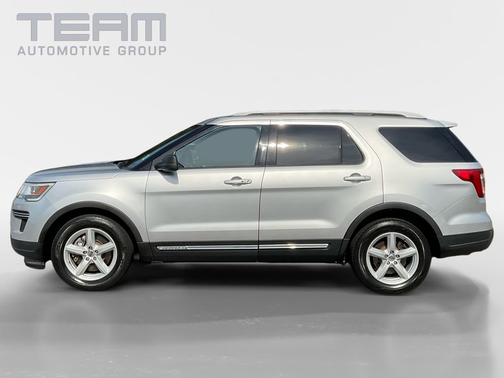 Used 2018 Ford Explorer XLT image 4
