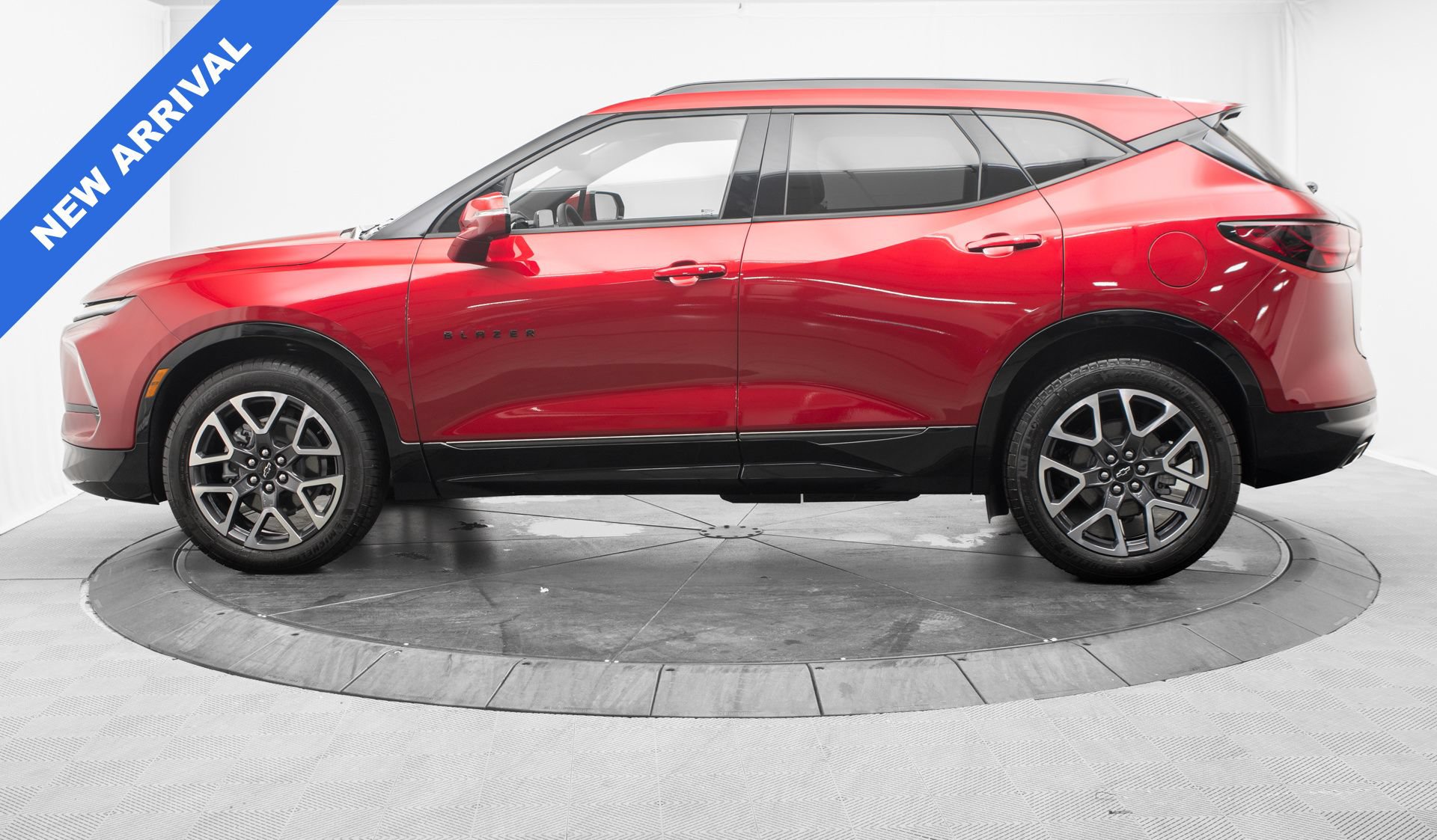 Used 2025 Chevrolet Blazer RS w/ Driver Confidence II Package AWD/4WD image 6