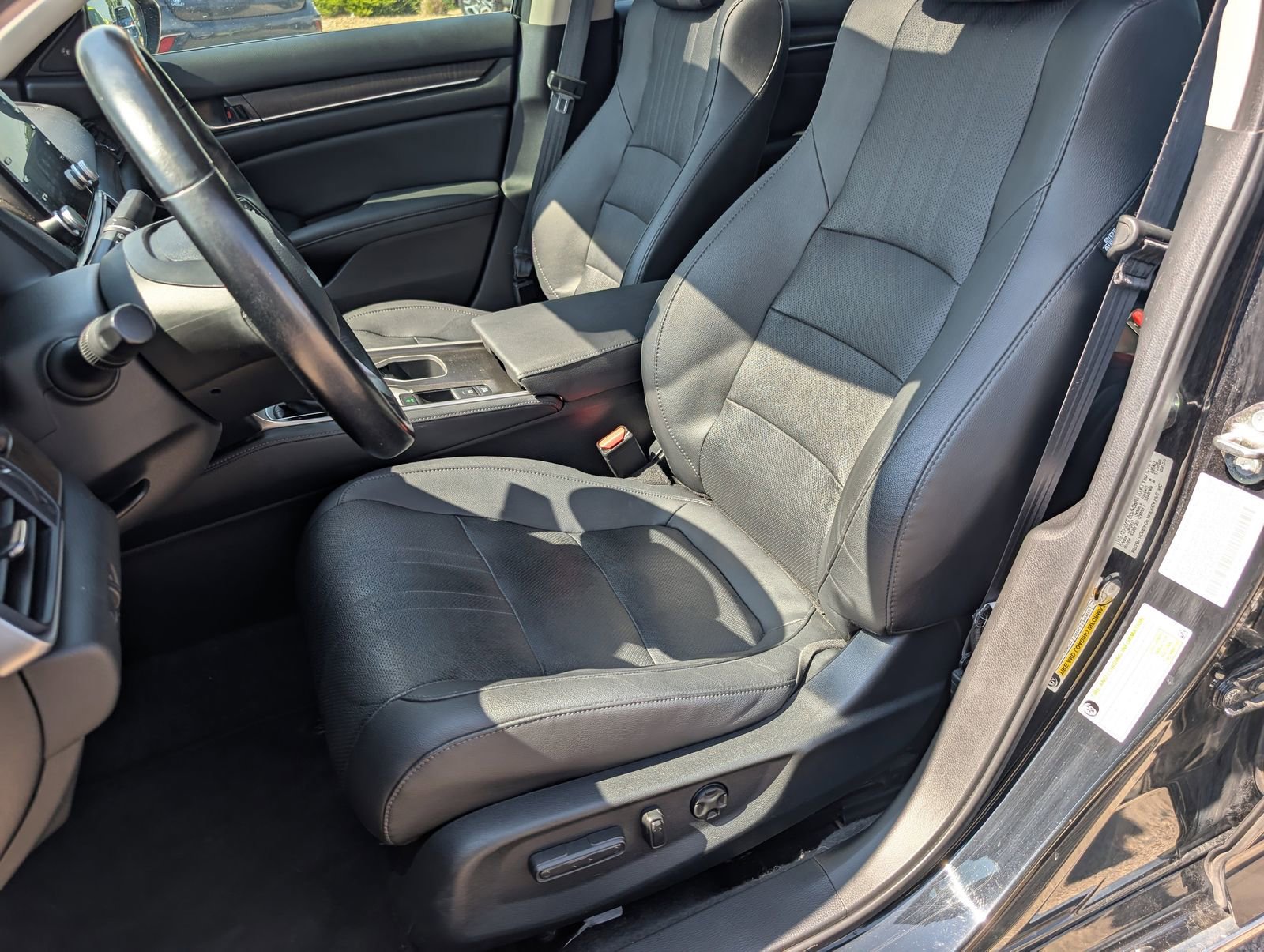 Used 2020 Honda Accord EX-L image 24