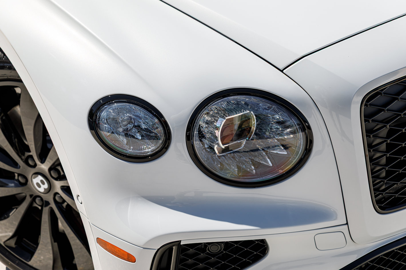 Used 2026 Bentley Flying Spur V8 AWD/4WD image 2