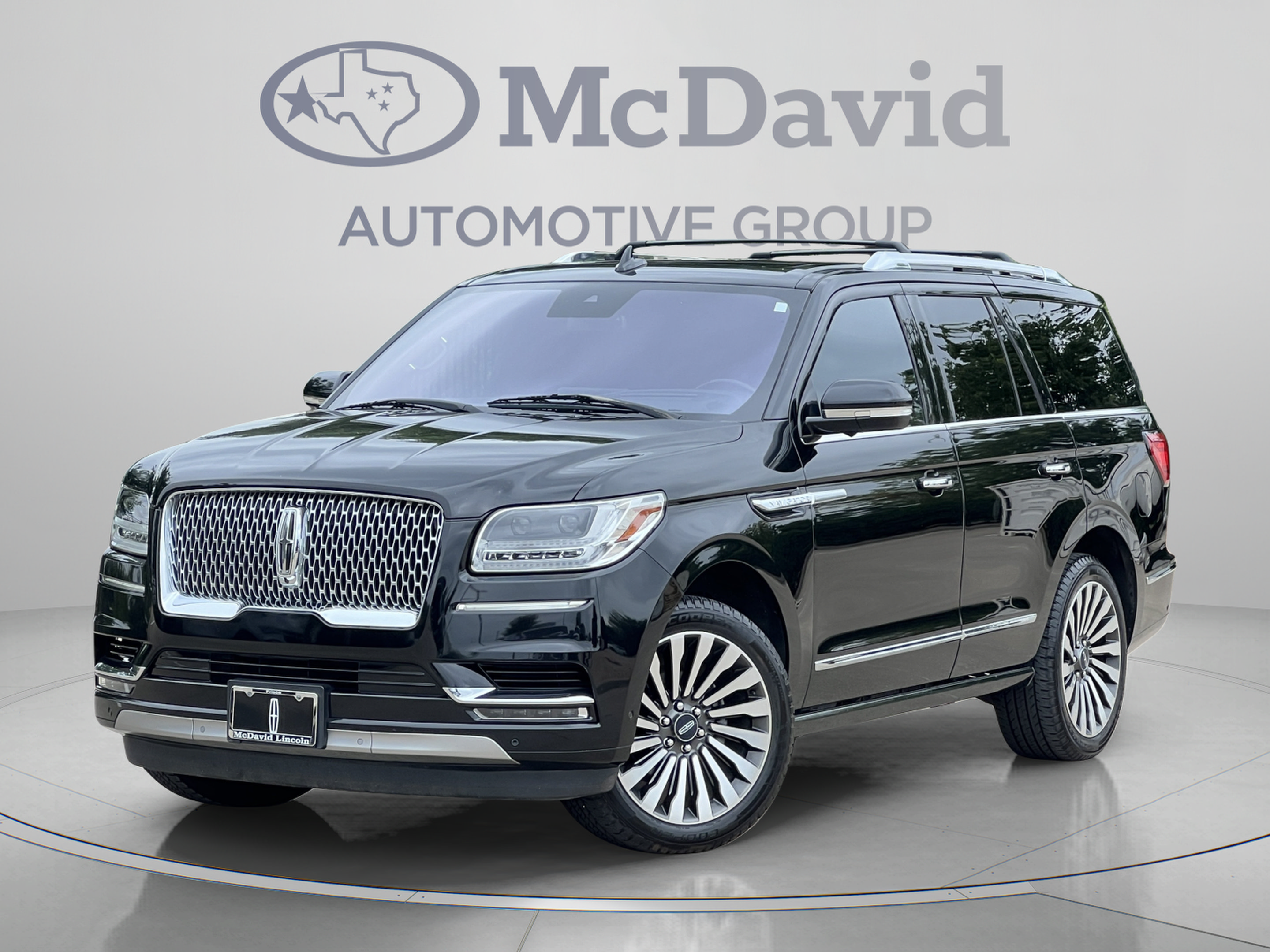 Used 2018 Lincoln Navigator Reserve w/ Technology Package AWD/4WD image 2