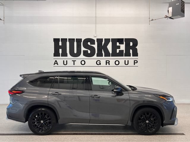 Used 2025 Toyota Highlander XSE AWD/4WD video 1