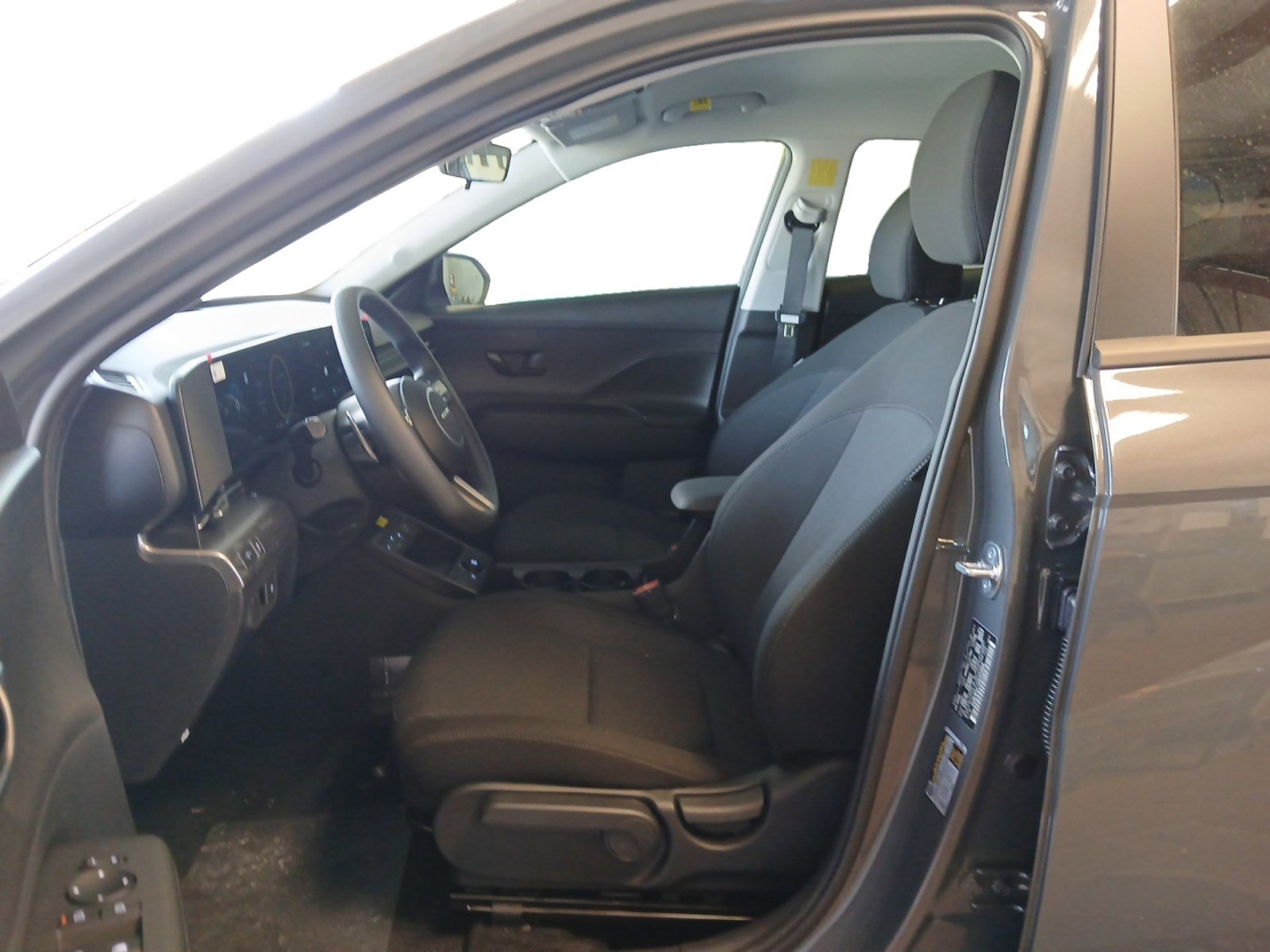 New 2025 Hyundai Kona SE image 9