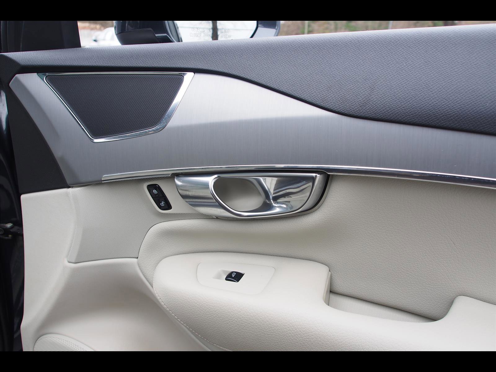 Used 2021 Volvo XC90 T5 Momentum w/ Climate Package image 13