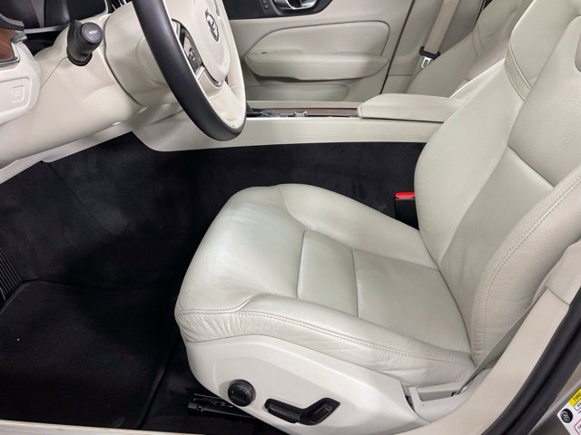 Used 2021 Volvo S60 T5 Momentum FWD image 30