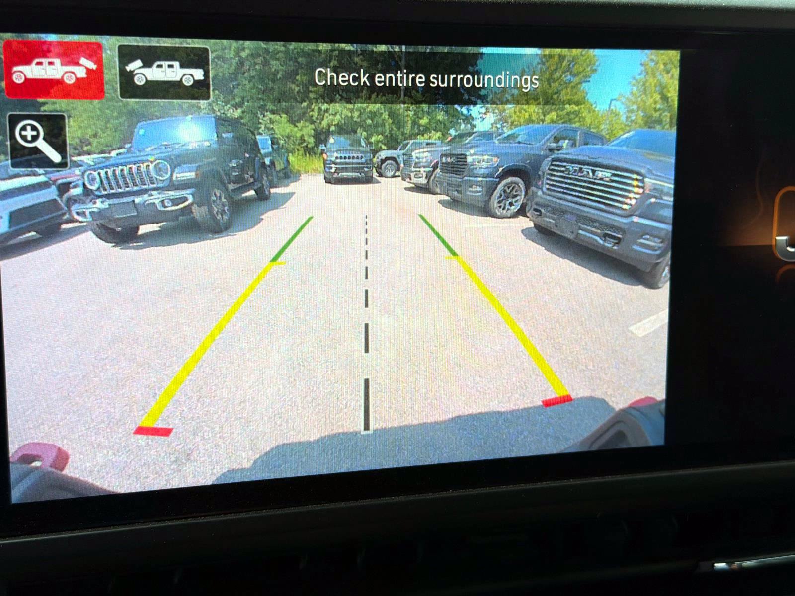 Used 2025 Jeep Gladiator Rubicon w/ Safety Group AWD/4WD image 16