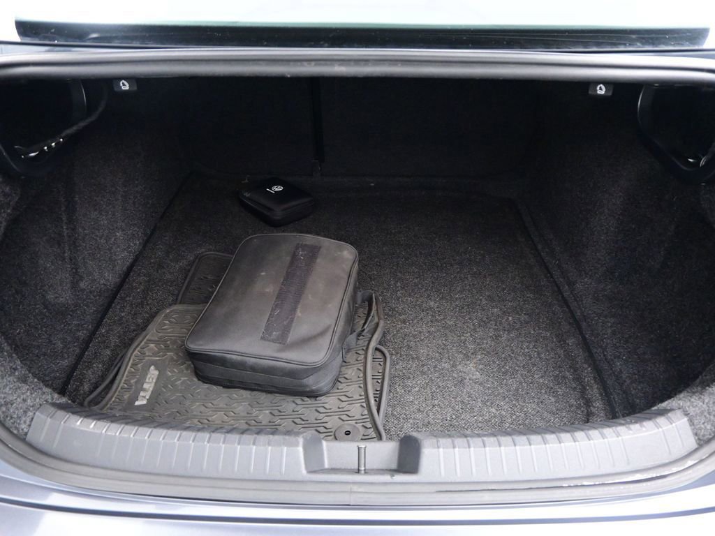 Used 2022 Volkswagen Jetta SE image 39