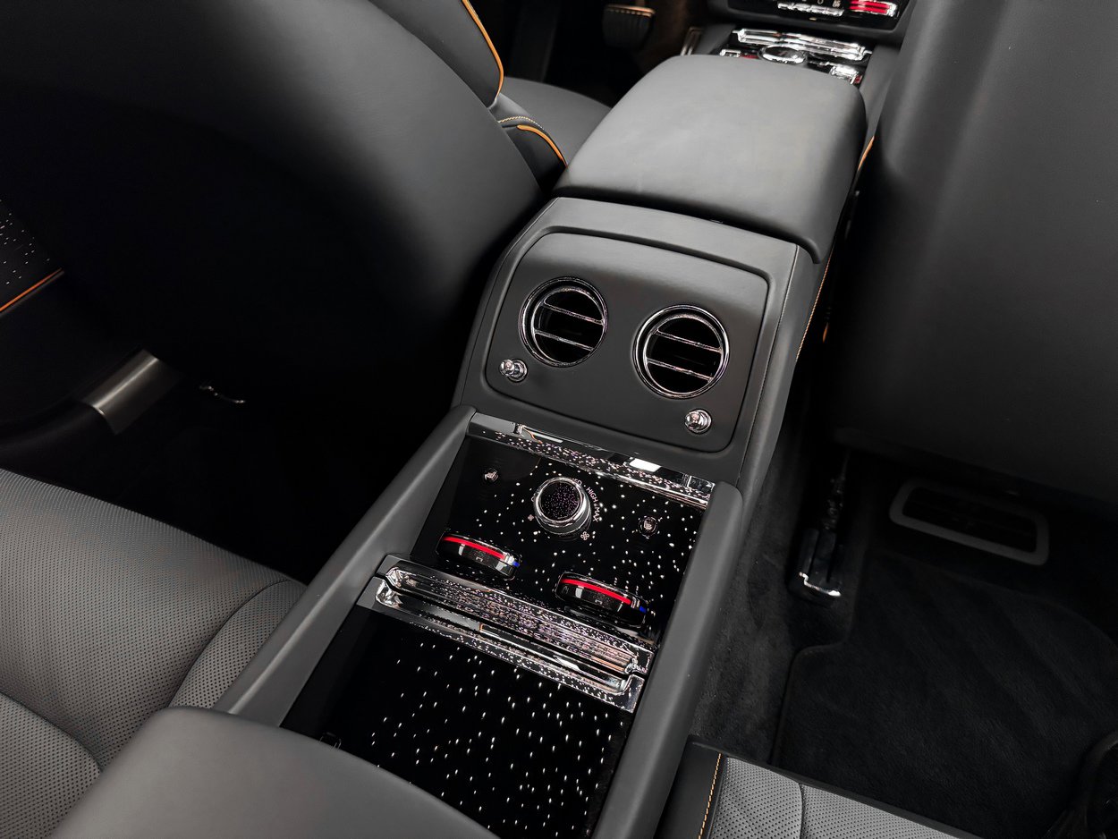 Used 2024 Rolls-Royce Spectre image 28