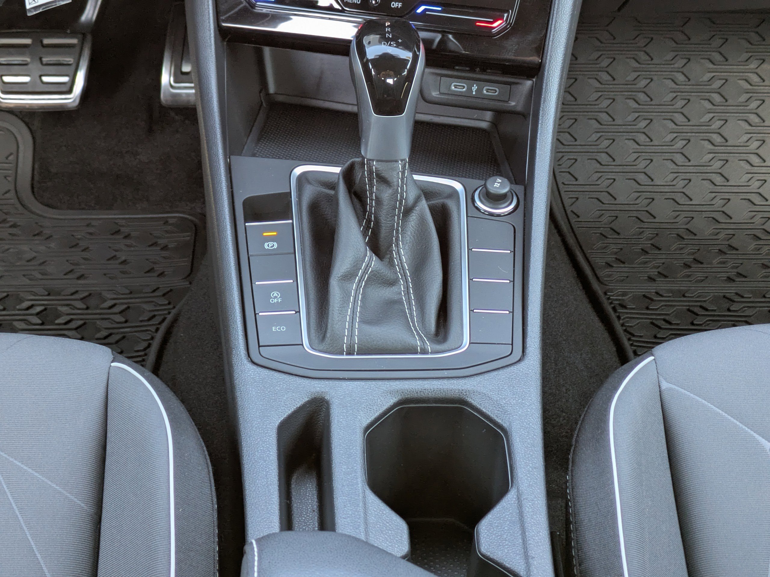 Certified 2025 Volkswagen Jetta Sport image 18