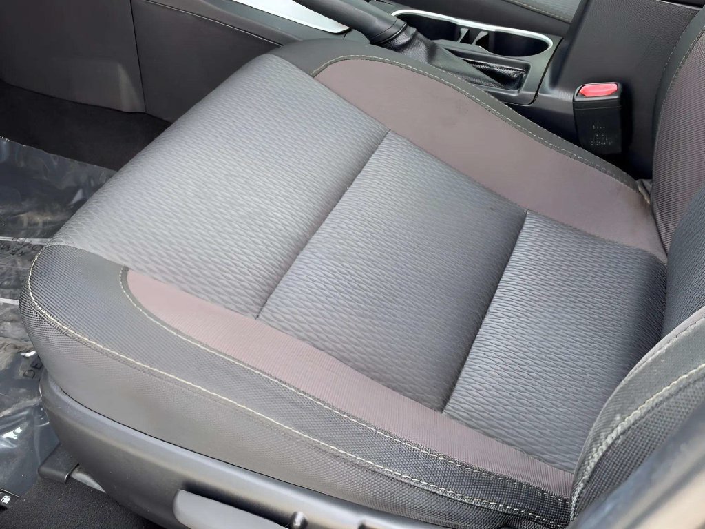 Used 2017 Toyota Corolla LE w/ Carpet Mat Package (TMS) FWD image 21
