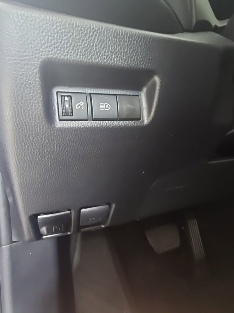 Used 2024 Toyota RAV4 LE image 15