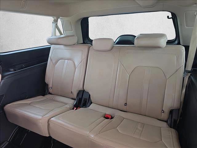Used 2024 Ford Expedition Max Limited AWD/4WD image 12