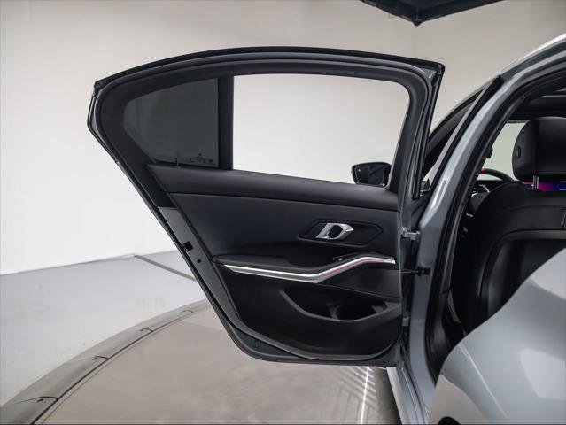 Used 2025 BMW M340i w/ Shadowloine Package image 25