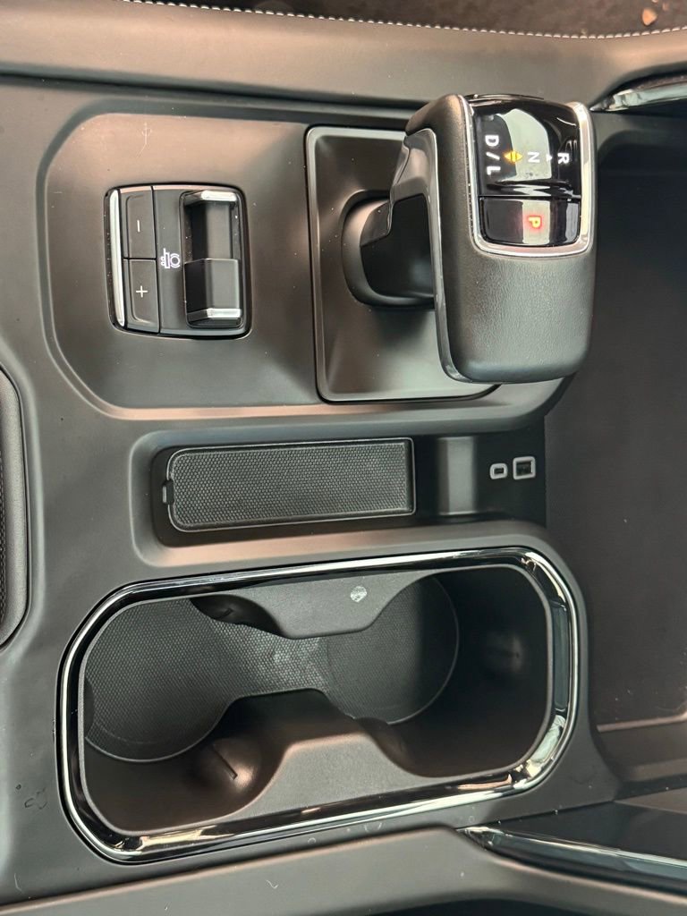 Used 2024 GMC Sierra 1500 AT4X image 32