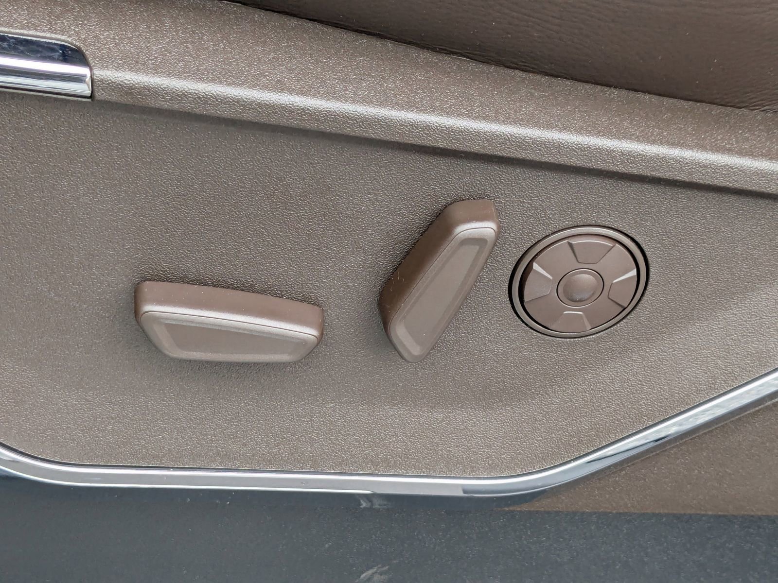 New 2025 Ford F350 King Ranch w/ Chrome Package image 21