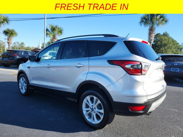 Used 2017 Ford Escape SE w/ Equipment Group 201A FWD image 5