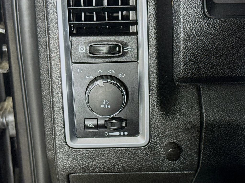 Used 2018 RAM 3500 Laramie Longhorn AWD/4WD image 10