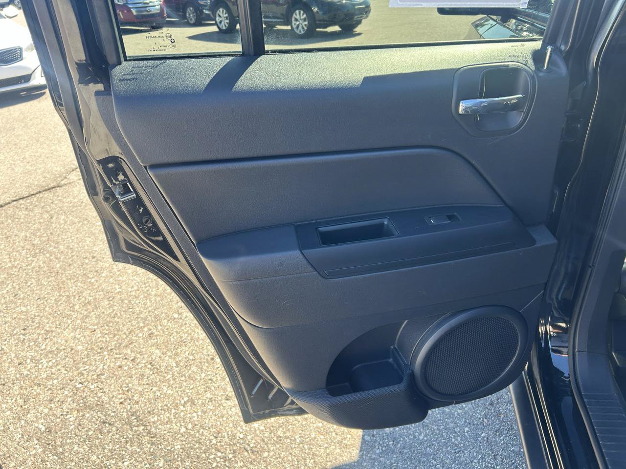 Used 2017 Jeep Patriot Sport w/ Power Value Group AWD/4WD image 13