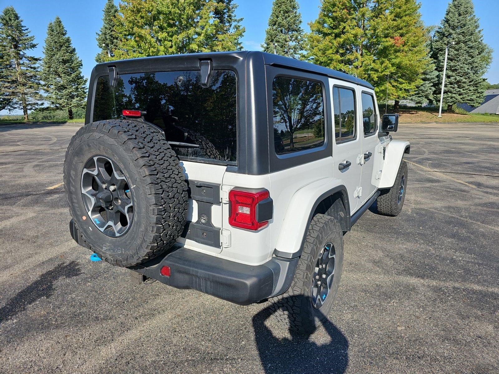 Used 2023 Jeep Wrangler Unlimited Rubicon 4xe w/ Steel Bumper Group AWD/4WD image 6