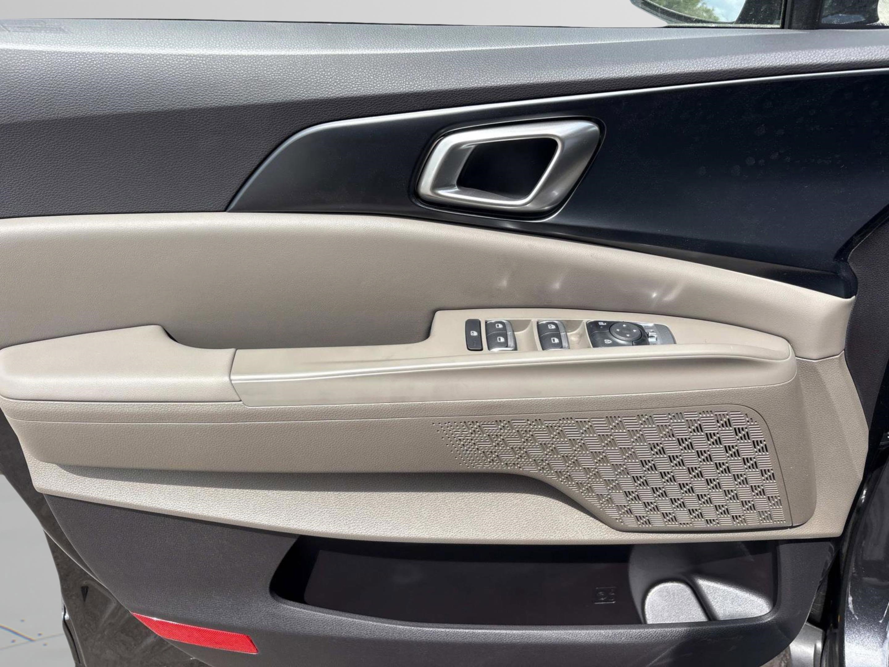 New 2026 Kia Carnival LX FWD image 19