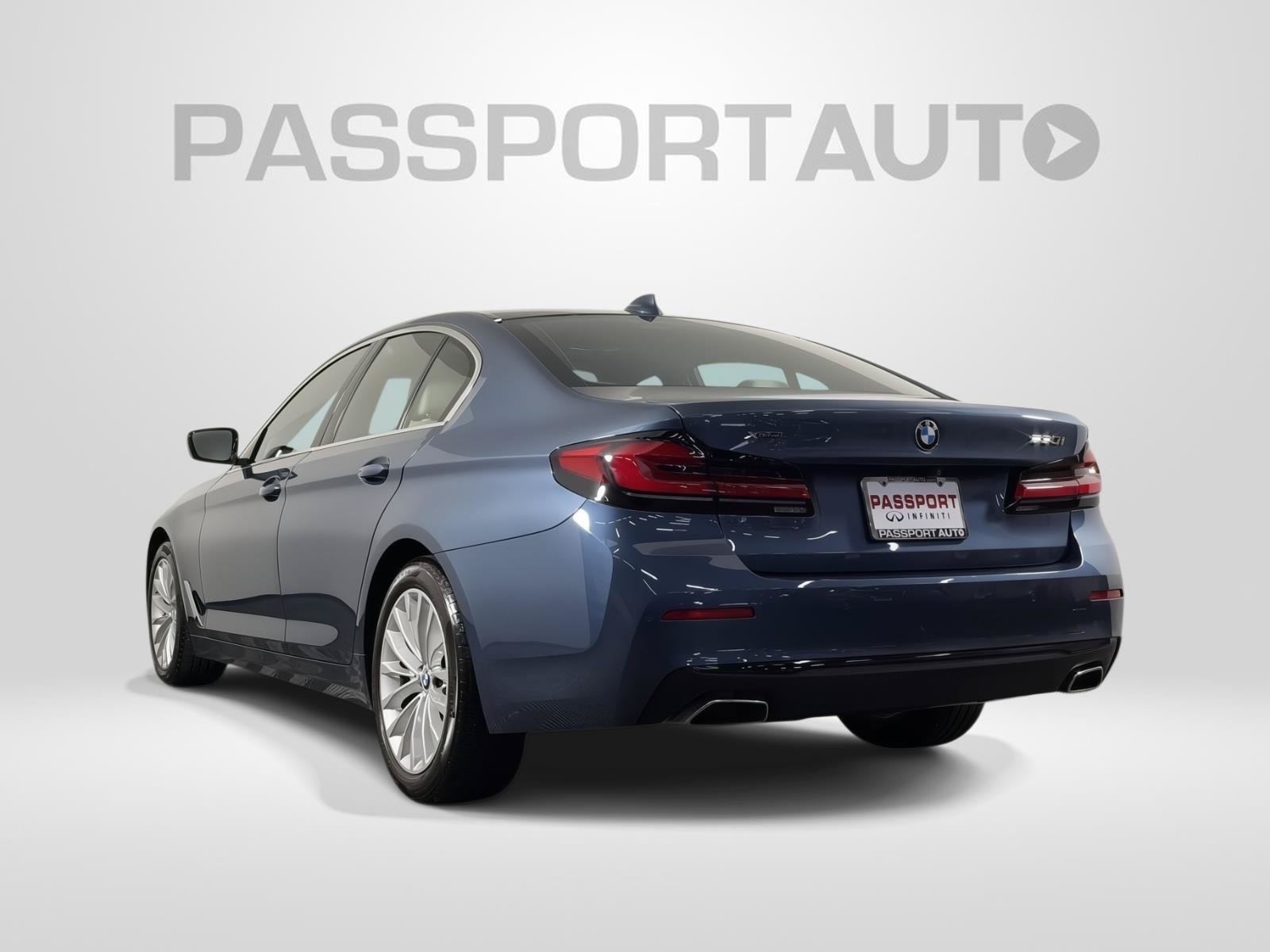 Used 2023 BMW 530i xDrive w/ Premium Package AWD/4WD image 4