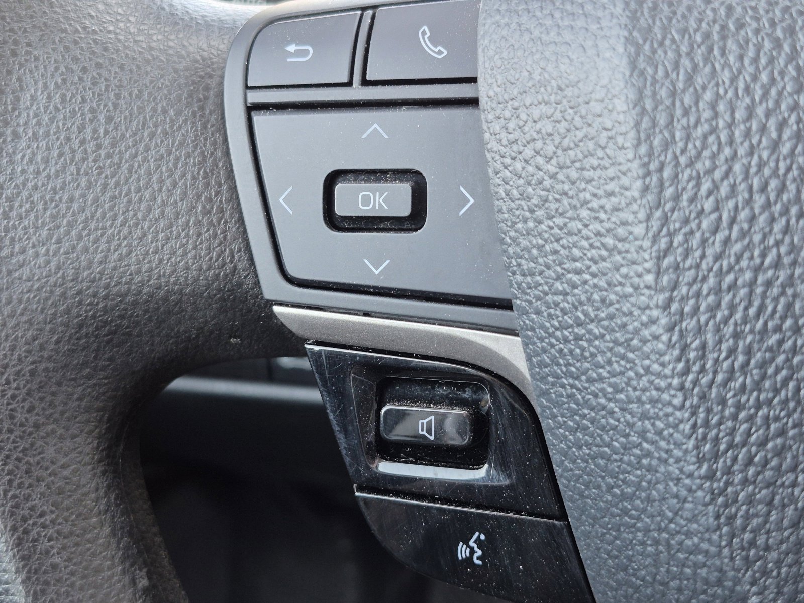 Certified 2025 Toyota Camry LE image 19