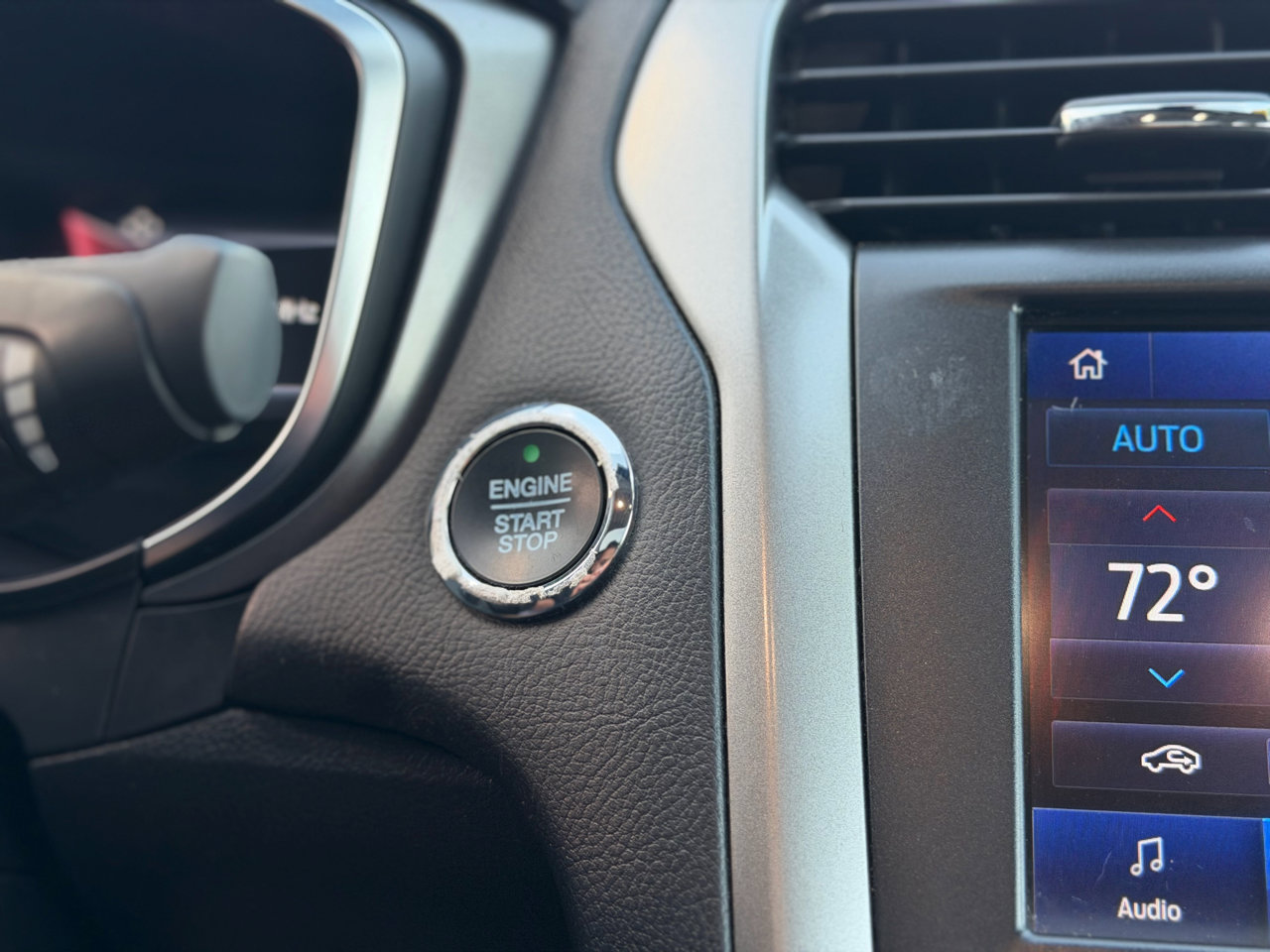 Used 2020 Ford Fusion SEL image 26