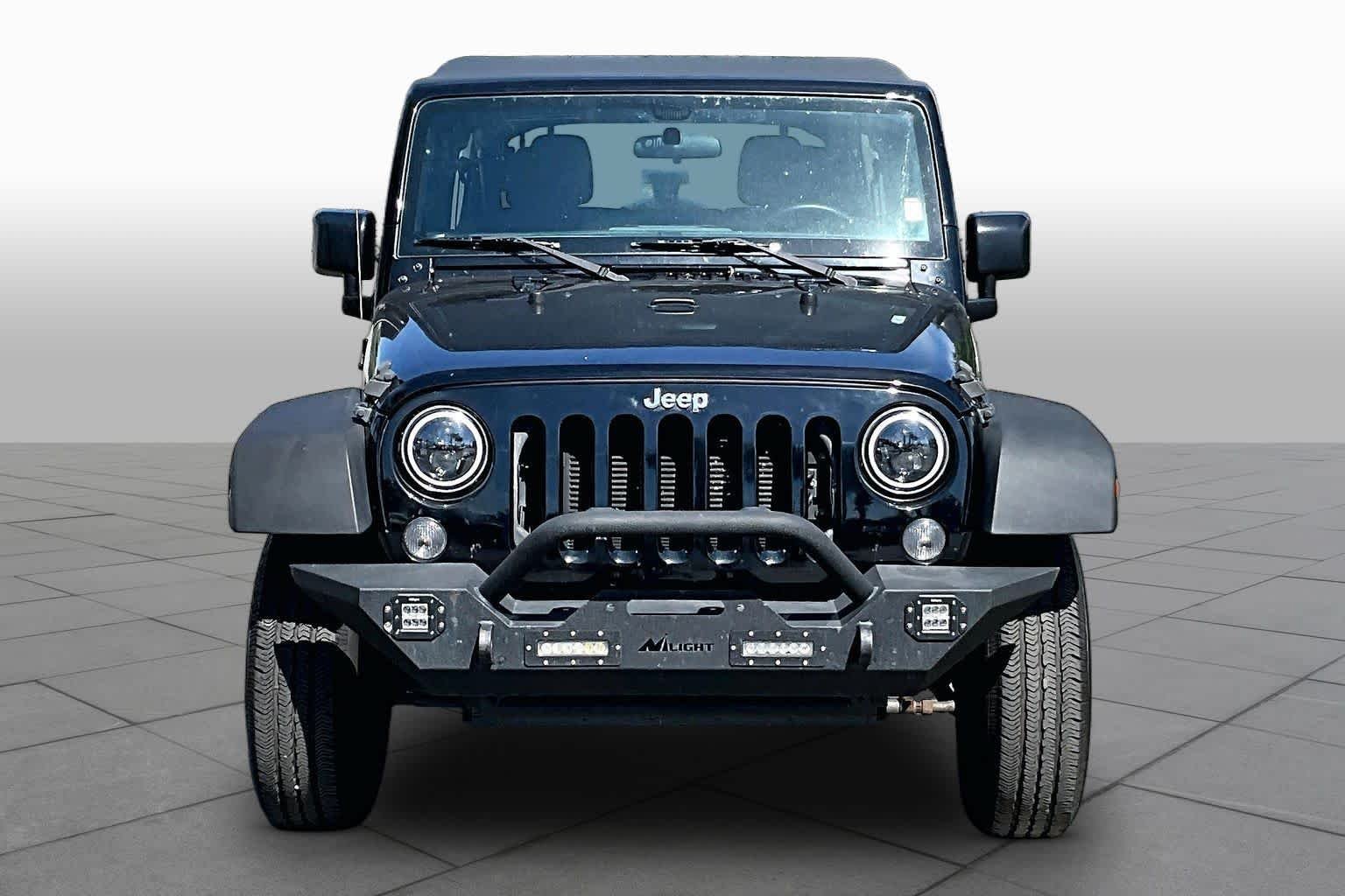 Used 2017 Jeep Wrangler Unlimited Sport w/ Connectivity Group AWD/4WD image 4