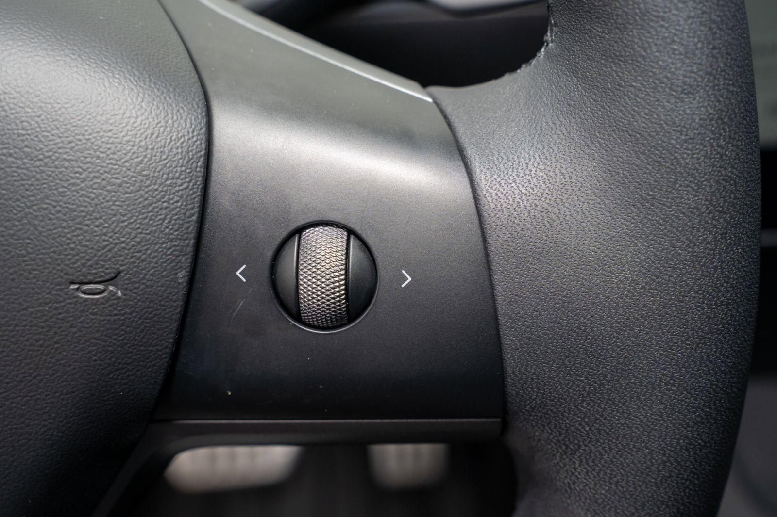 Used 2022 Tesla Model Y Performance image 29