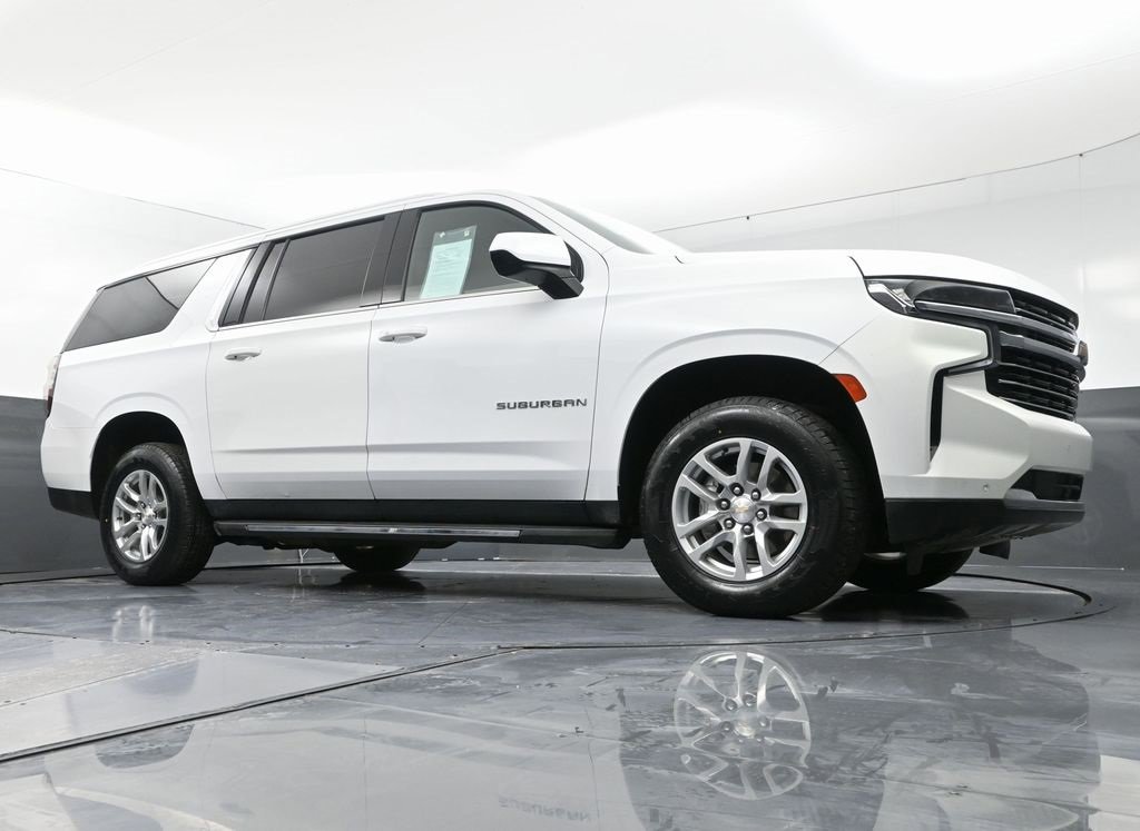 Used 2023 Chevrolet Suburban LT image 50