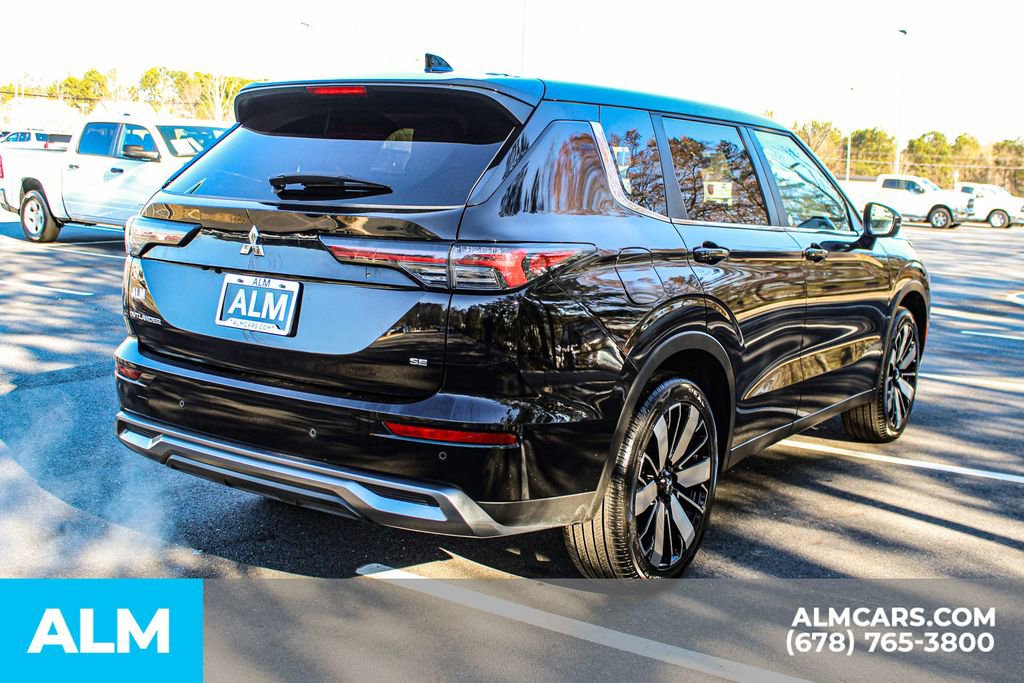 Used 2025 Mitsubishi Outlander SE image 6