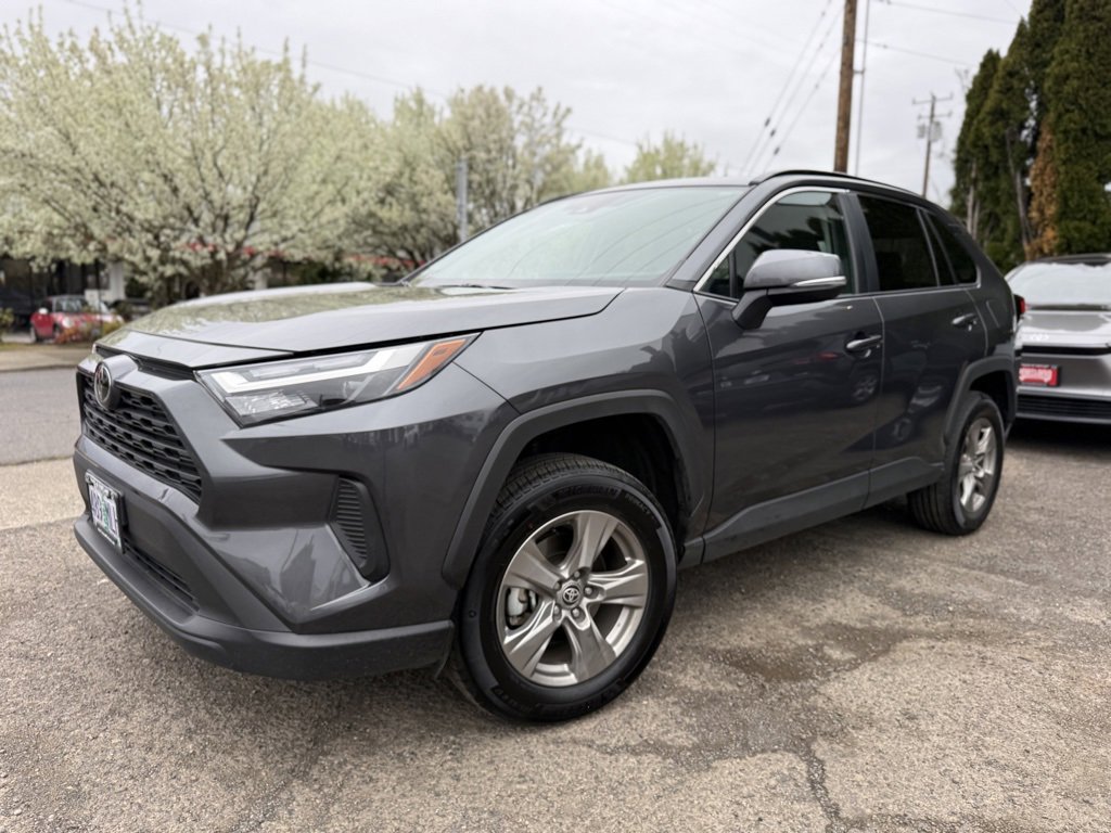 Used 2025 Toyota RAV4 XLE w/ Convenience Package image 4