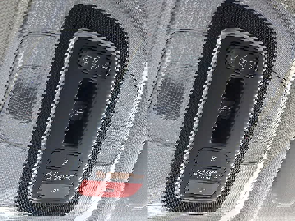 Used 2024 Hyundai Elantra SEL w/ Convenience Package image 26