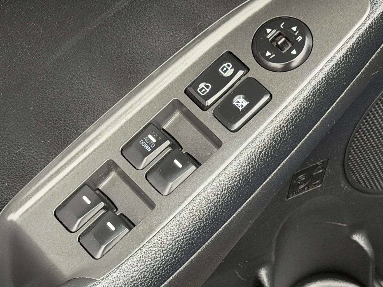 Used 2017 Kia Forte LX image 10